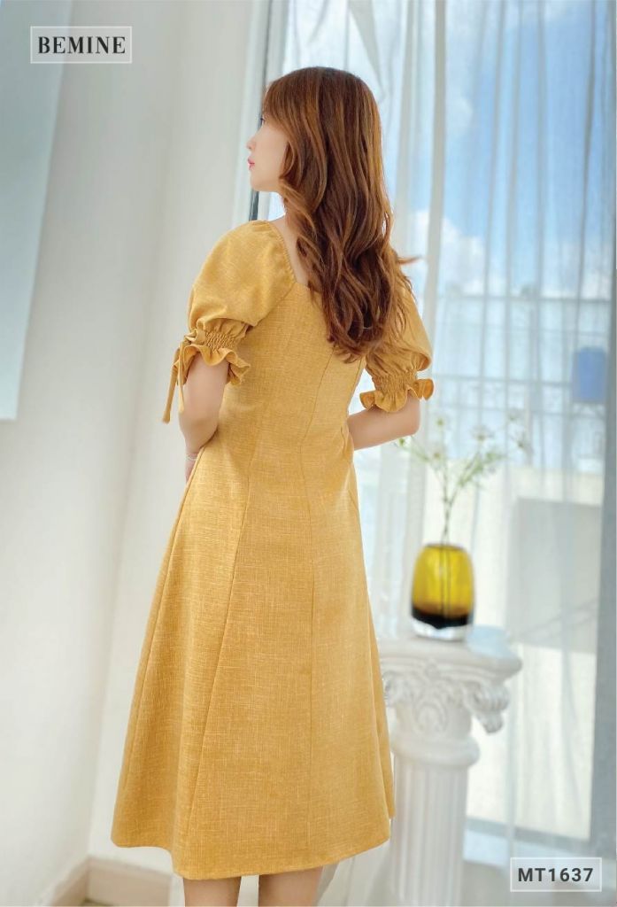 MT1637VANG - Đầm suông cổ vuông chun tay