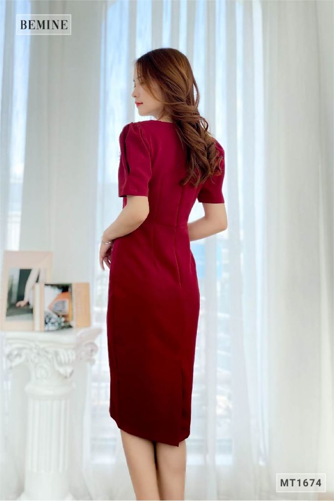 MT1674DO - Đầm body cổ tim cổ phối