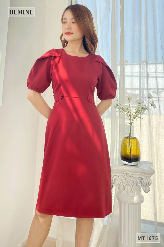 MT1675DO - Đầm đai giả đính nút tay