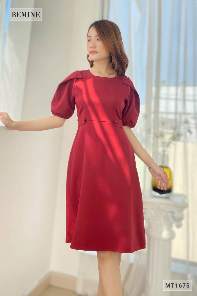 MT1675DO - Đầm đai giả đính nút tay