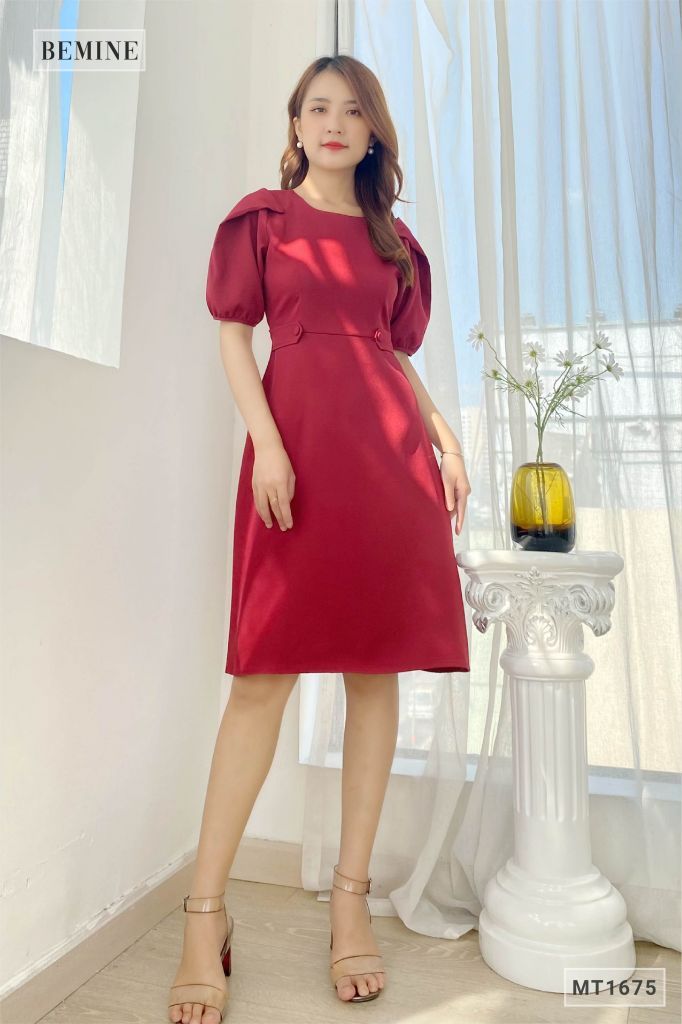 MT1675DO - Đầm đai giả đính nút tay