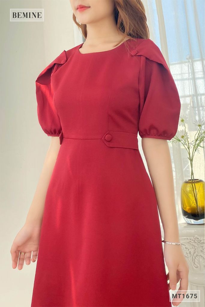 MT1675DO - Đầm đai giả đính nút tay