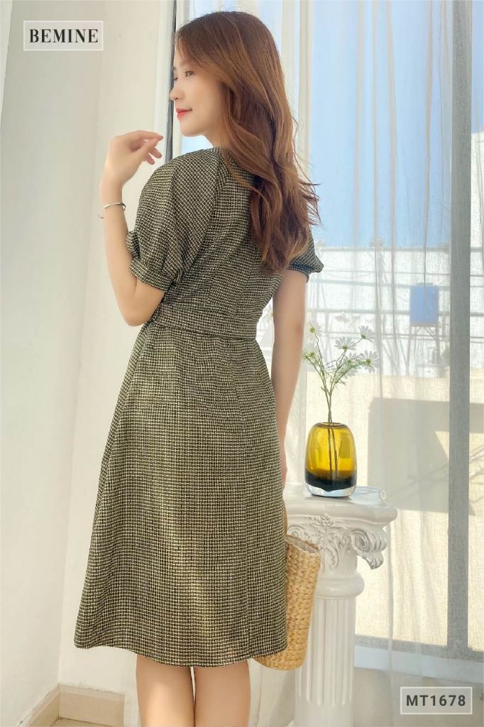 MT1678REU - Đầm caro xếp ly ngực khoen eo