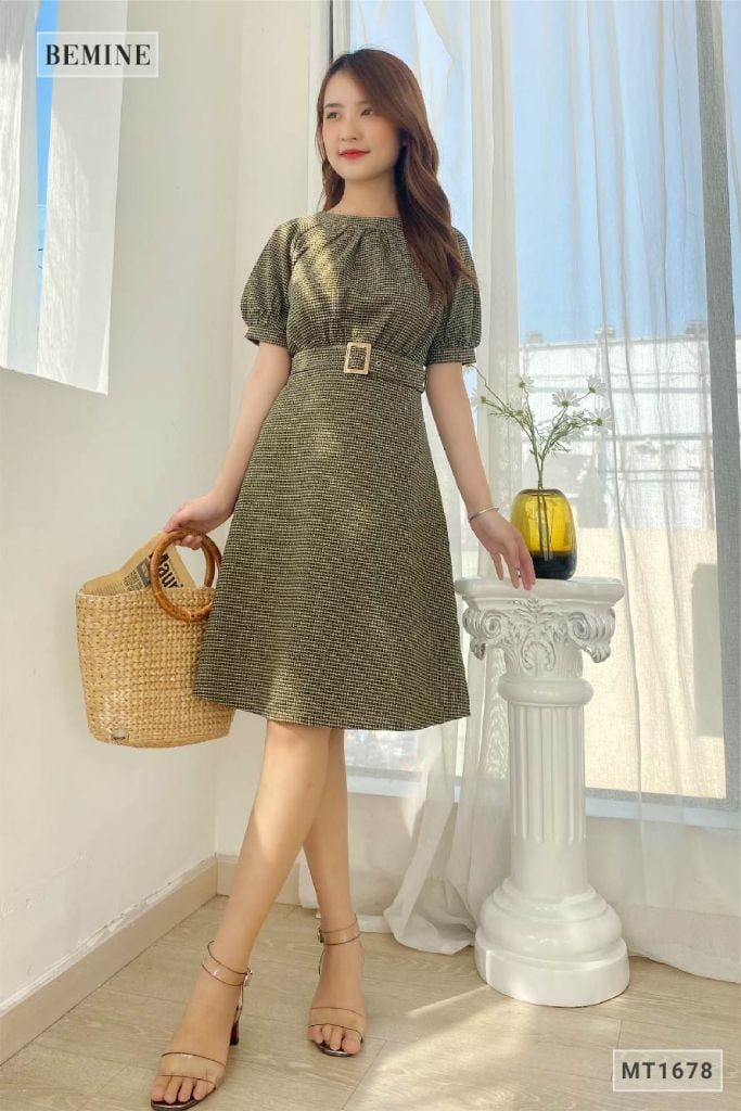 MT1678REU - Đầm caro xếp ly ngực khoen eo