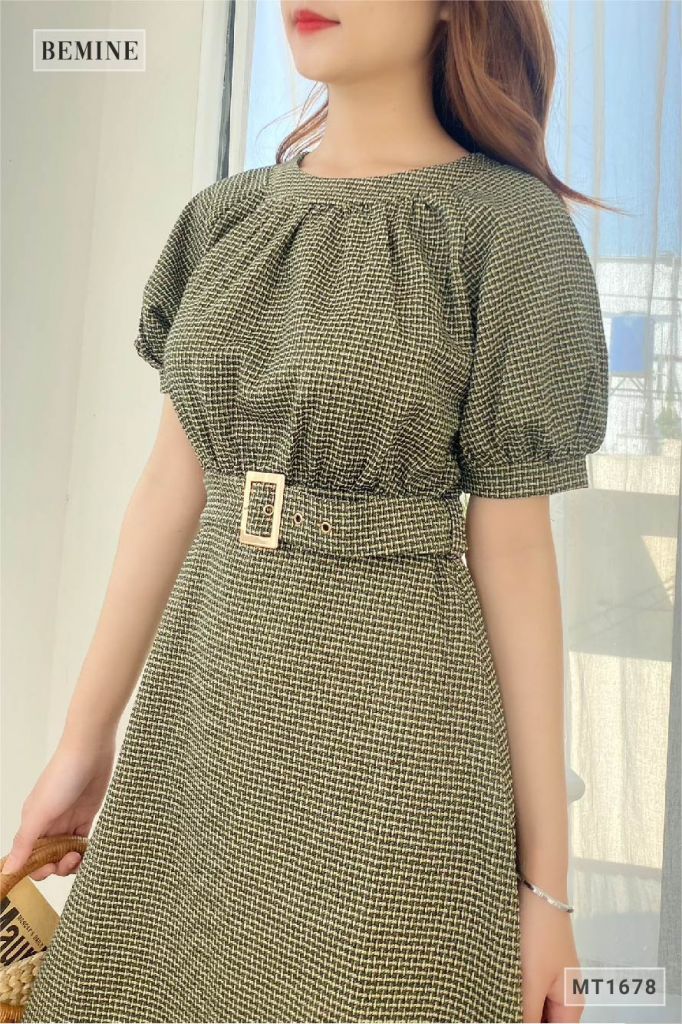 MT1678REU - Đầm caro xếp ly ngực khoen eo