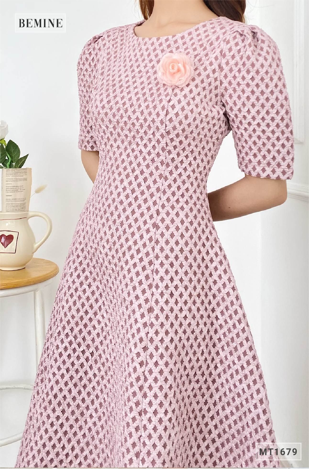 MT1679HONG - Đầm tapta tùng xòe