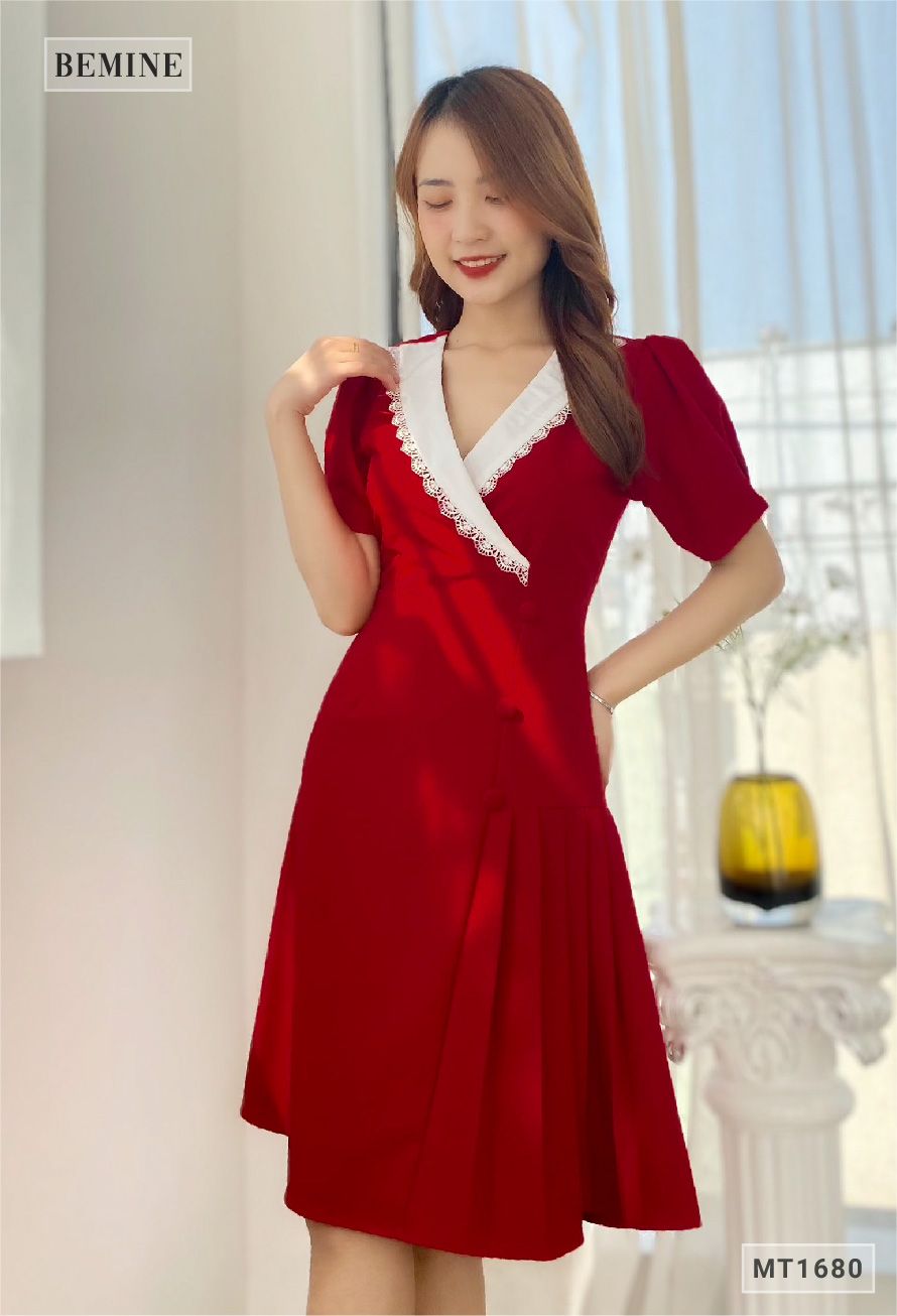 MT1680DO - Đầm xếp ly tùng đính nút
