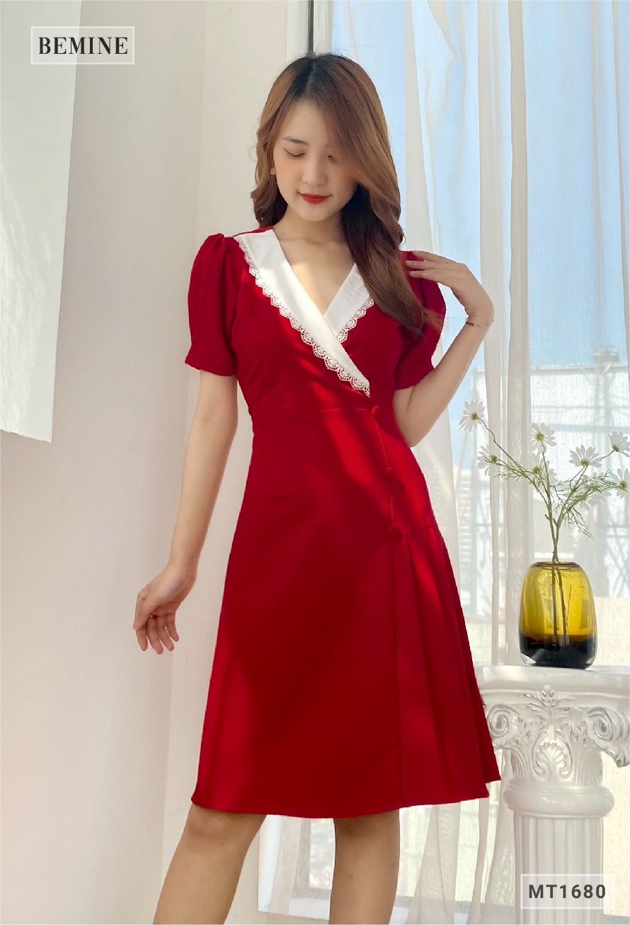 MT1680DO - Đầm xếp ly tùng đính nút