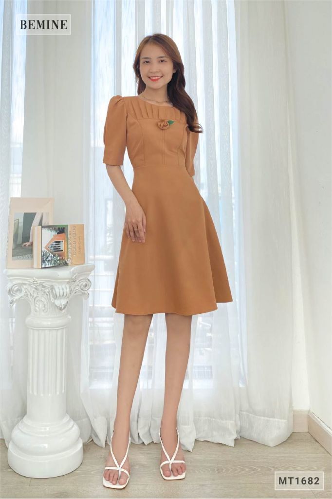 MT1682DA - Đầm xếp ly ngực chỉ nổi