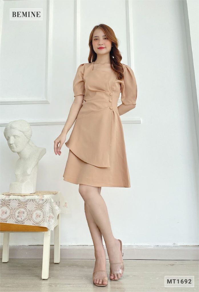 MT1692DA - Đầm xếp ly 3 cúc vạt tùng