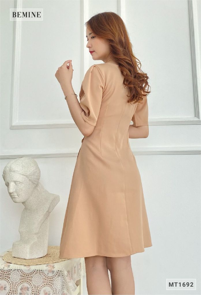 MT1692DA - Đầm xếp ly 3 cúc vạt tùng