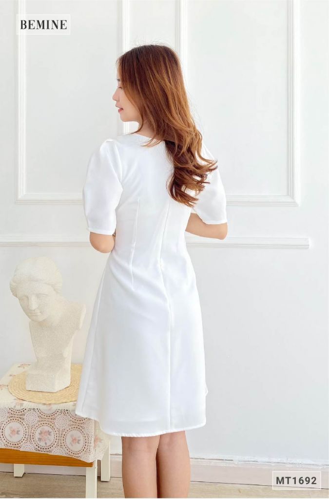 MT1692TRANG - Đầm xếp ly 3 cúc vạt tùng
