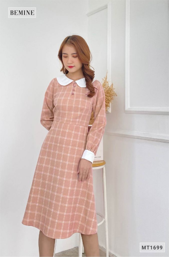 MT1699HONG - Đầm tay dài phối cổ đính nút bọc