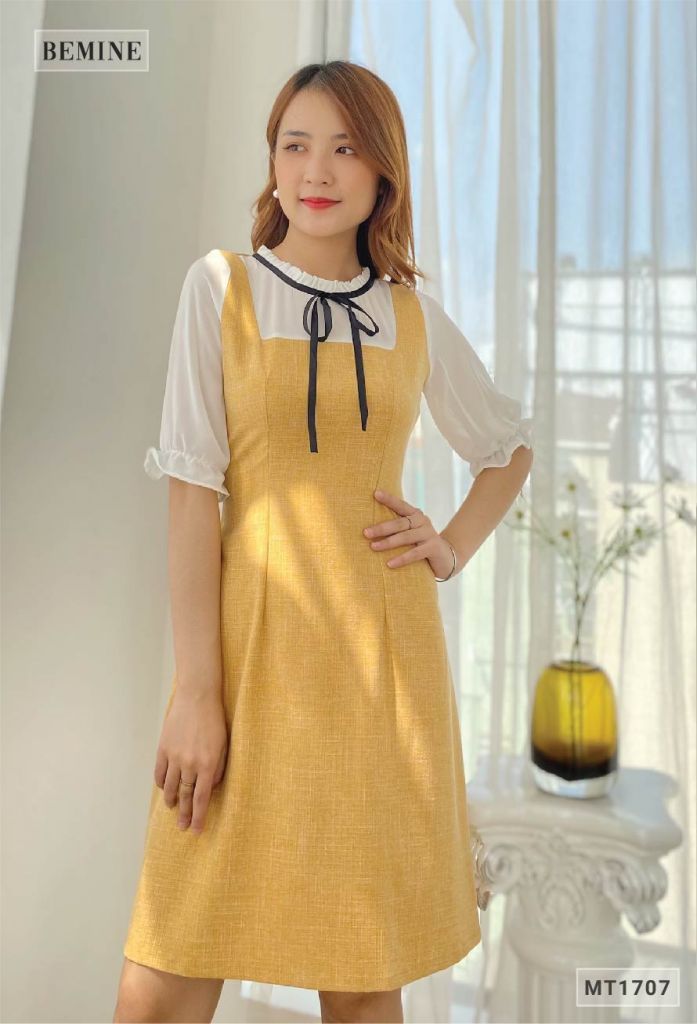 MT1707VANG - Đầm suông dây cổ phối trắng