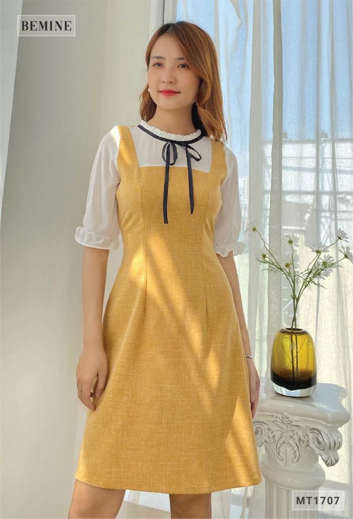 MT1707VANG - Đầm suông dây cổ phối trắng