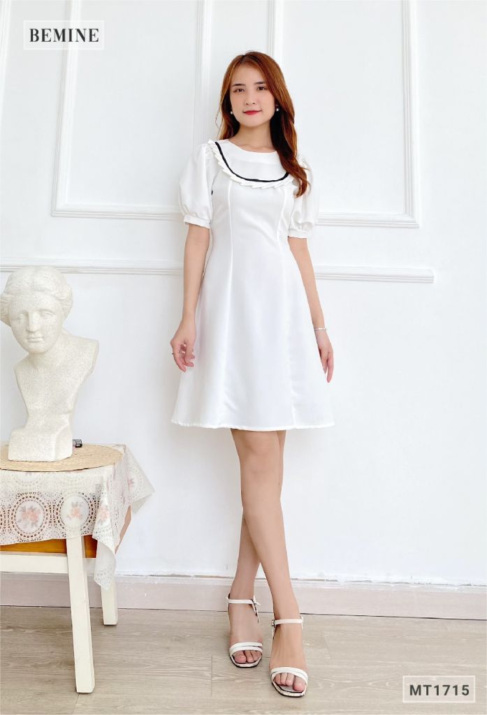 MT1715TRANG - Đầm xếp ly cổ viền