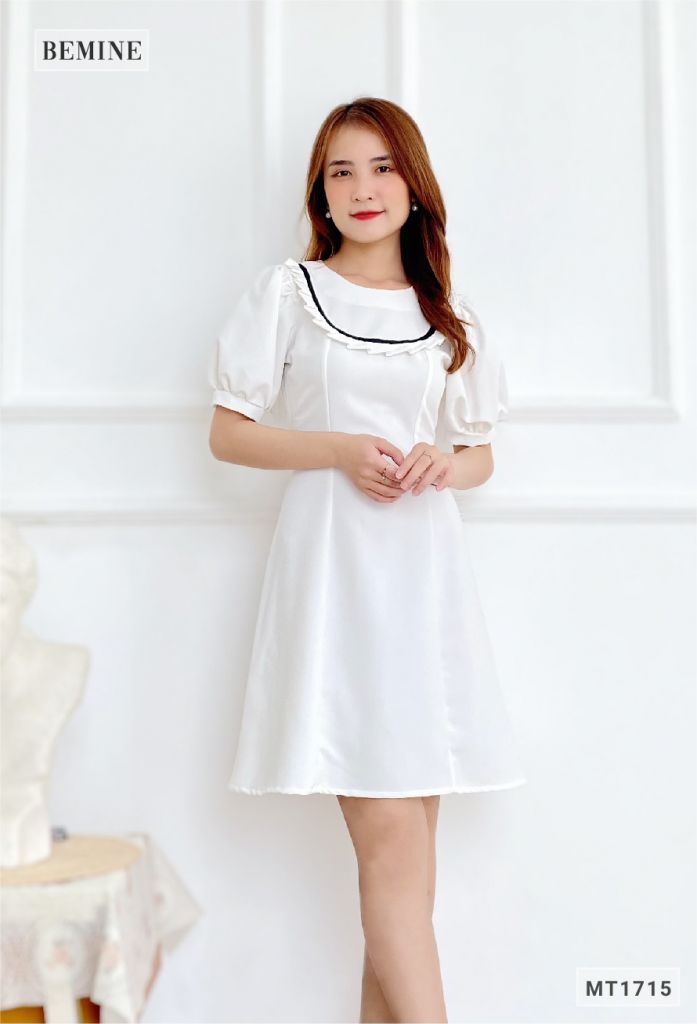 MT1715TRANG - Đầm xếp ly cổ viền