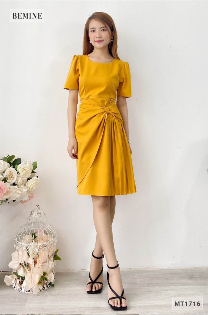 MT1716VANG - Đầm xếp nơ tà váy