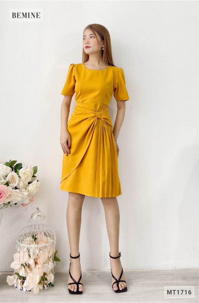 MT1716VANG - Đầm xếp nơ tà váy