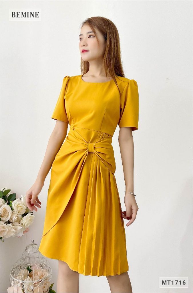 MT1716VANG - Đầm xếp nơ tà váy