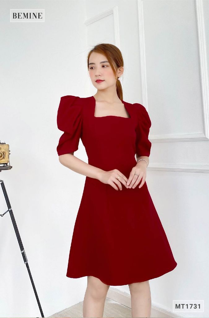 MT1731DO - Đầm cổ vuông tay xếp ly tầng