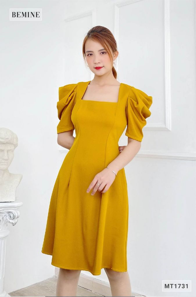 MT1731VANG - Đầm cổ vuông tay xếp ly tầng