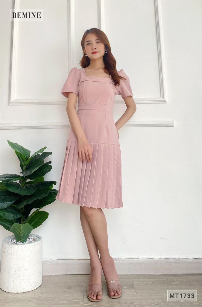 MT1733HONG - Đầm cổ vuông tà xếp ly