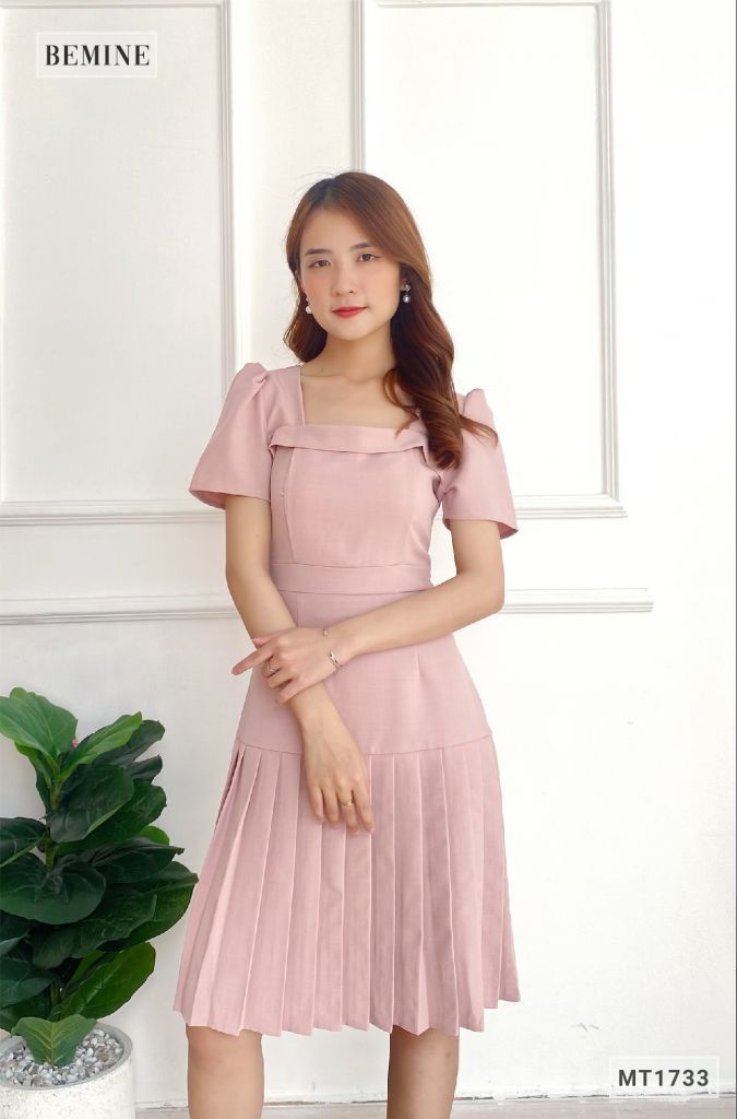 MT1733HONG - Đầm cổ vuông tà xếp ly