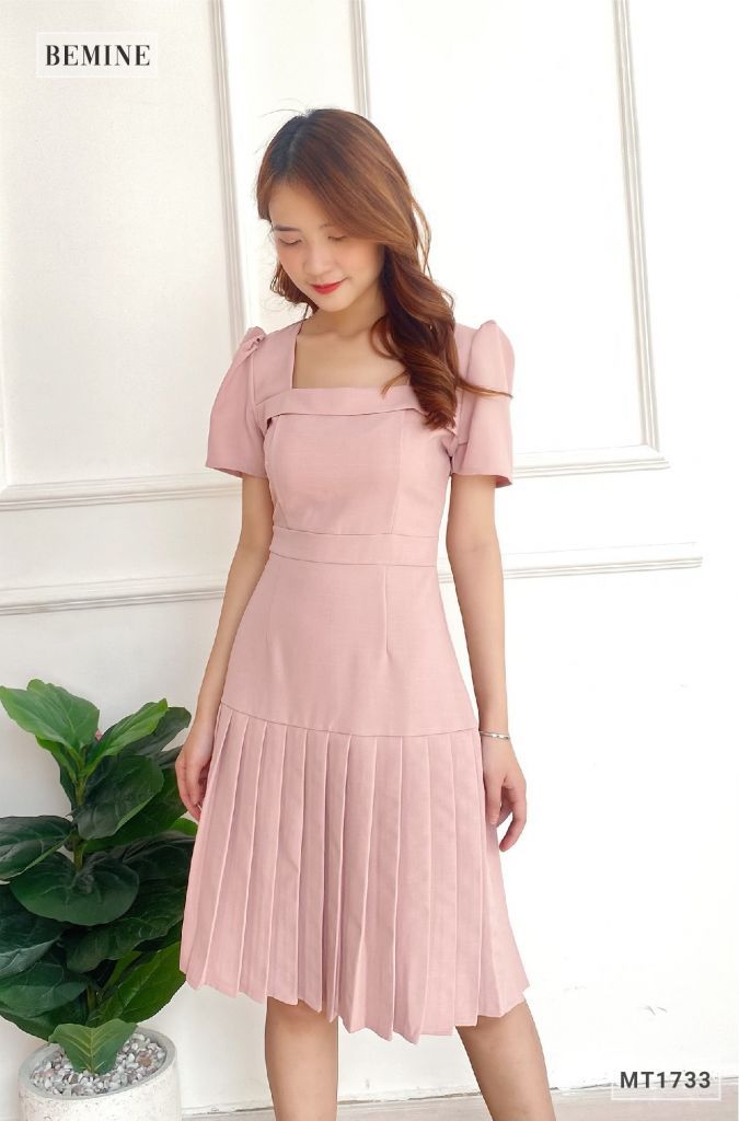 MT1733HONG - Đầm cổ vuông tà xếp ly