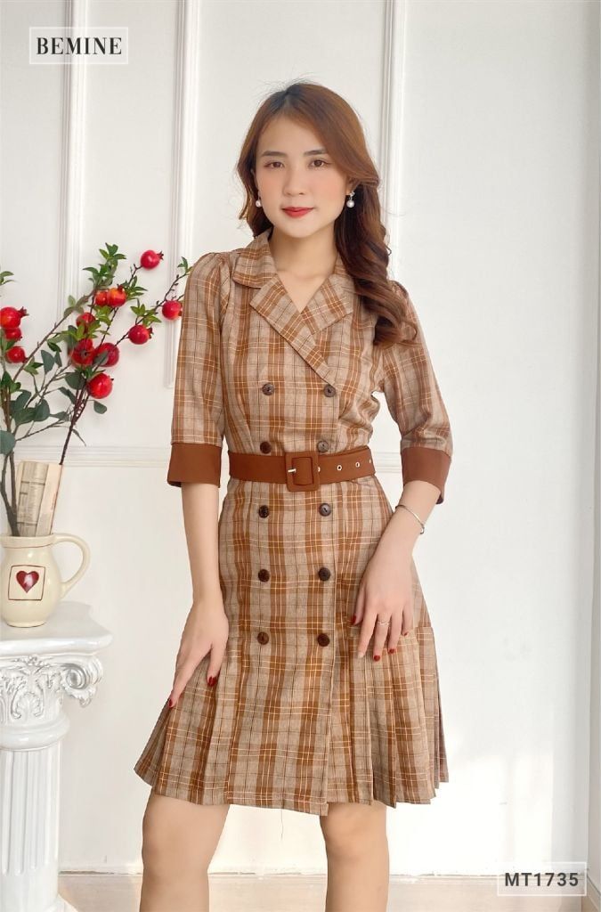 MT1735NAU - Đầm caro cổ vest đuôi cá