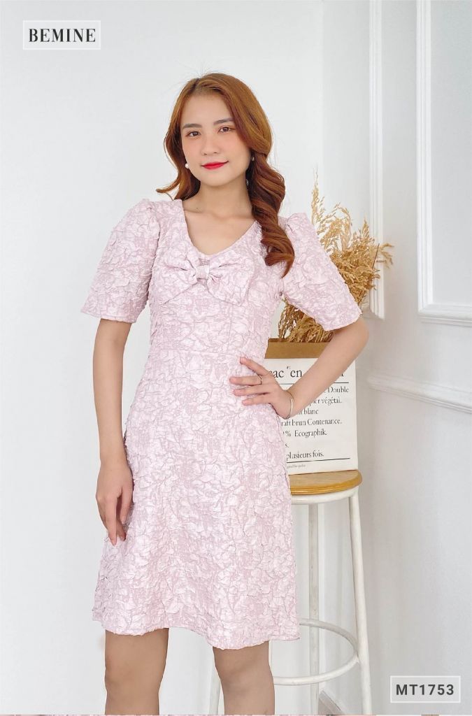 MT1753HONG - Đầm tapta đính nơ cổ