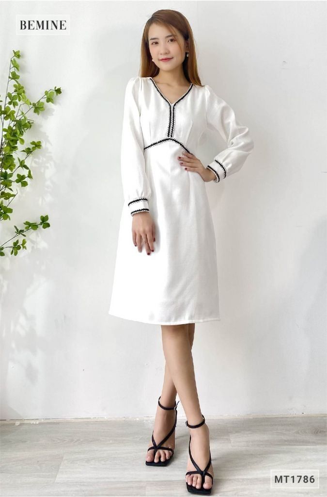 MT1786TRANG - Đầm suông phối viền tay dài