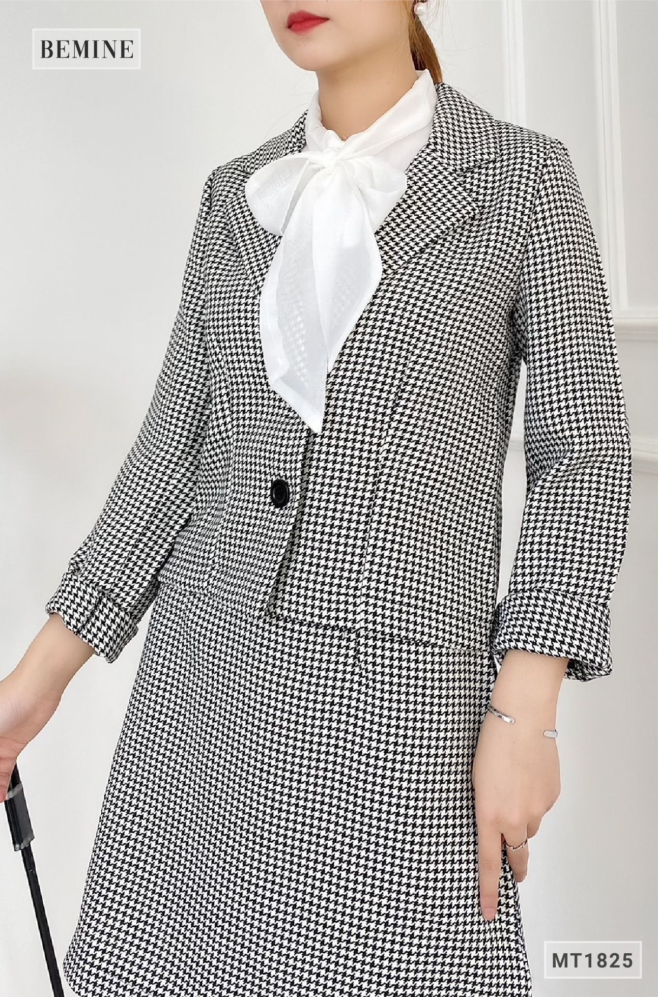 MT1825DEN - Set vest chân váy