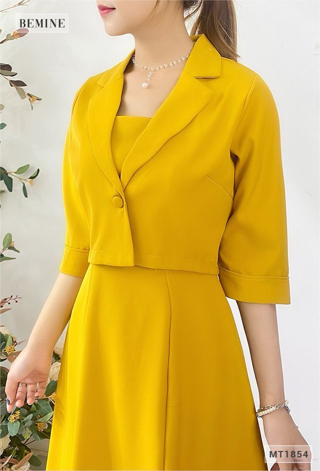 MT1854VANG - Đầm 2 dây phối áo khoác tay lỡ