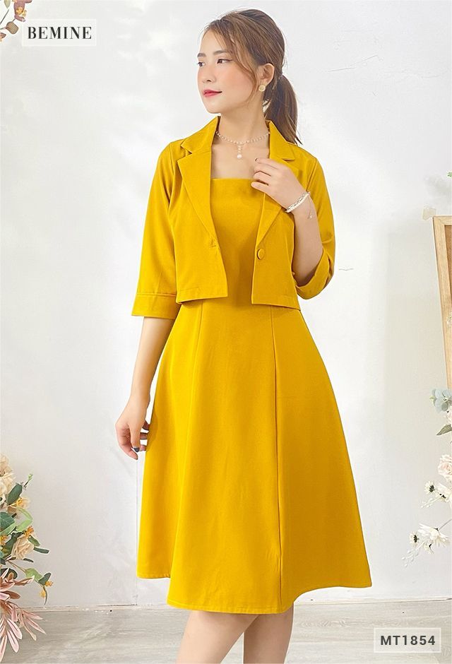 MT1854VANG - Đầm 2 dây phối áo khoác tay lỡ