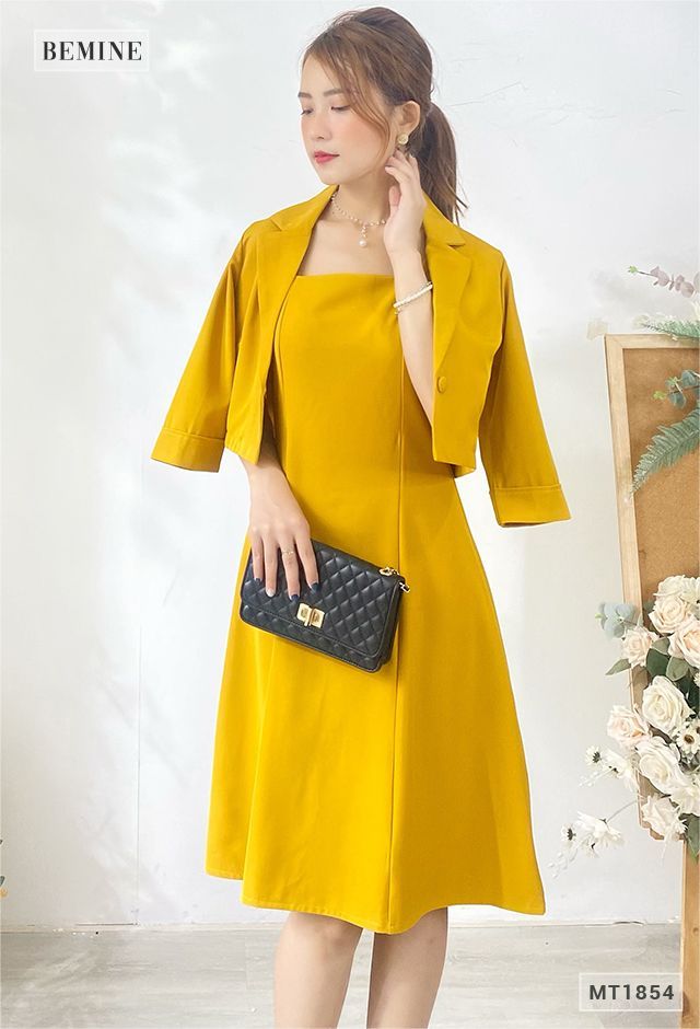 MT1854VANG - Đầm 2 dây phối áo khoác tay lỡ