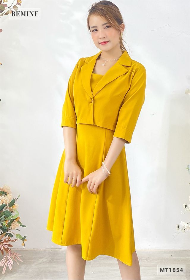 MT1854VANG - Đầm 2 dây phối áo khoác tay lỡ