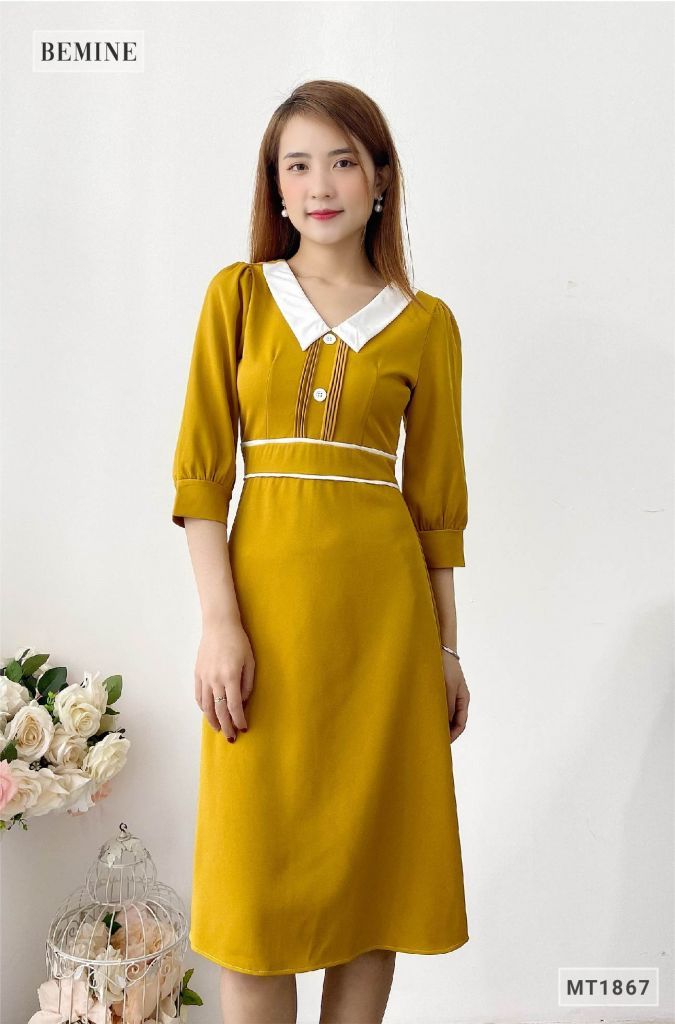 MT1867VANG - Đầm cổ phối trắng xếp ly