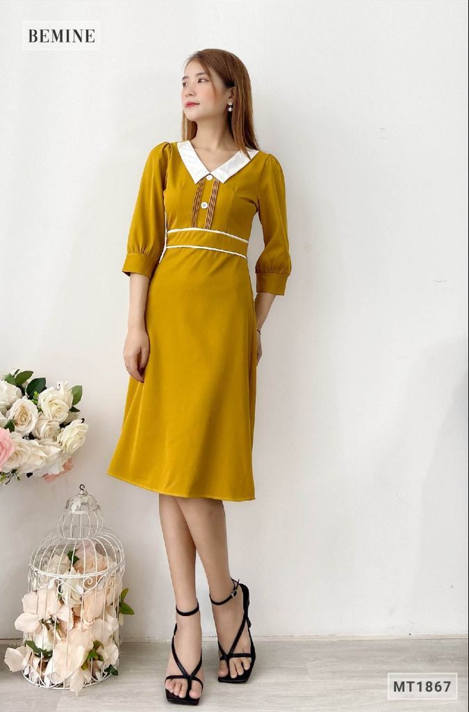 MT1867VANG - Đầm cổ phối trắng xếp ly