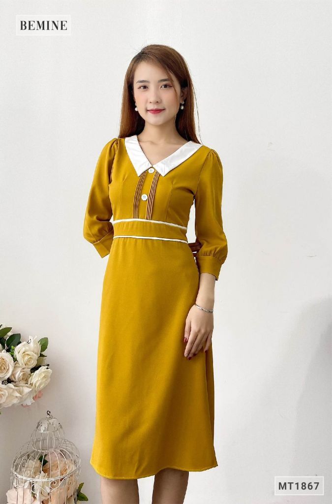 MT1867VANG - Đầm cổ phối trắng xếp ly