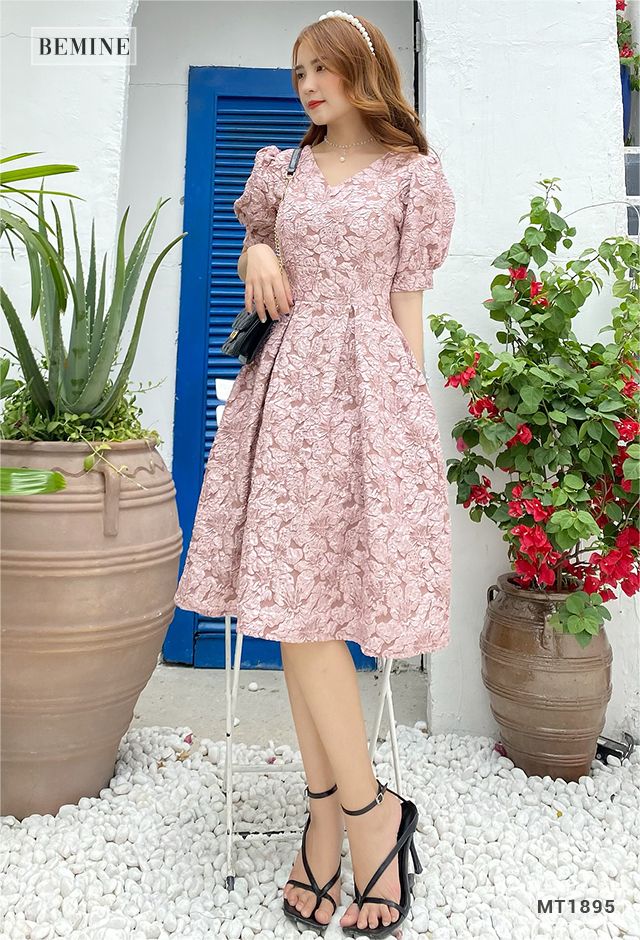 MT1895HONG - Đầm tapta 2 ly eo cổ tim
