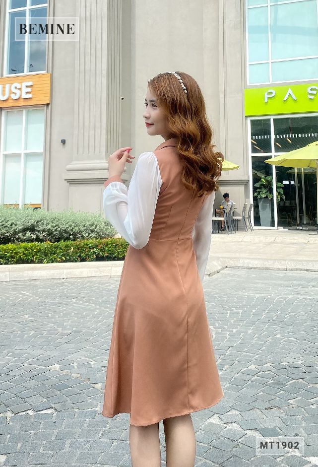 MT1902NAU - Đầm nâu cổ nơ tay dài phối trắng