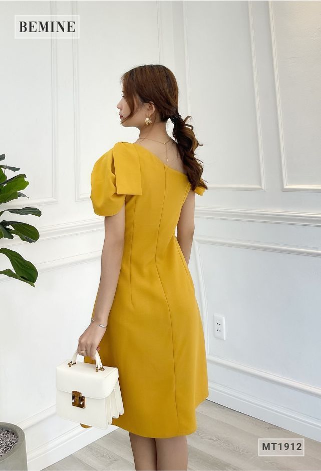 MT1912VANG - Đầm cổ chéo nơ vai
