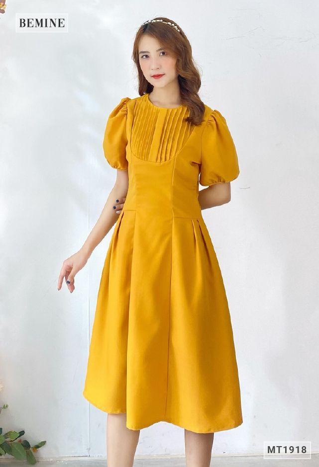 MT1918VANG - Đầm cổ tròn xếp ly ngực