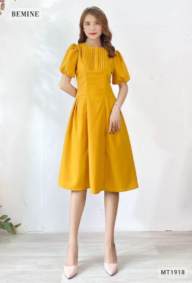 MT1918VANG - Đầm cổ tròn xếp ly ngực