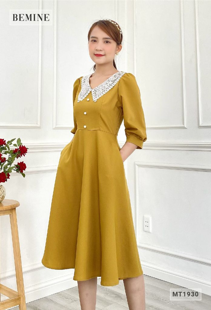 MT1930VANG - Đầm tay phồng cổ ren đính nút