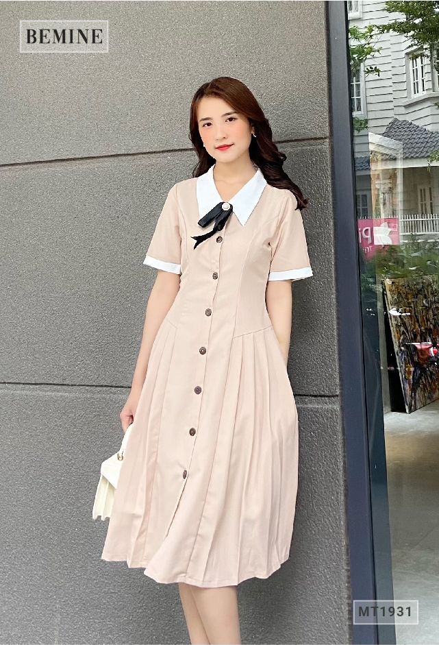 MT1931DA - Đầm cổ phối trắng có nơ tùng xếp ly