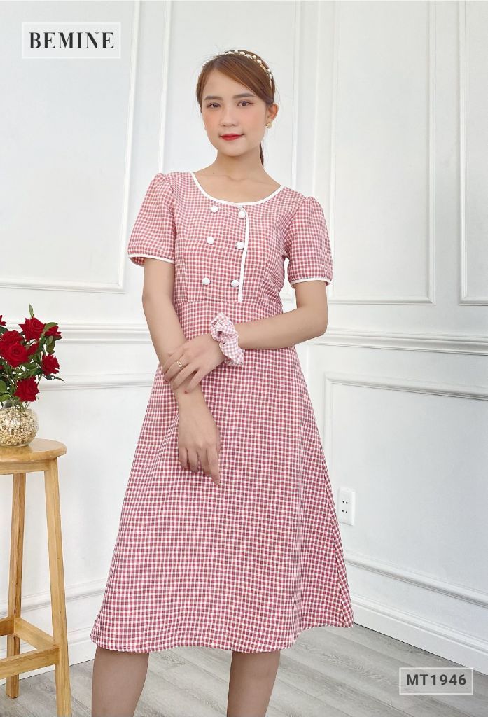 MT1946ĐO - Đầm caro viên trắng 6 nút