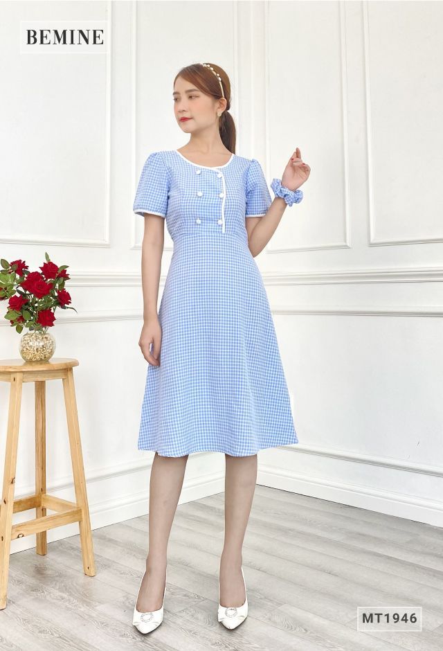 MT1946XANH - Đầm caro viên trắng 6 nút
