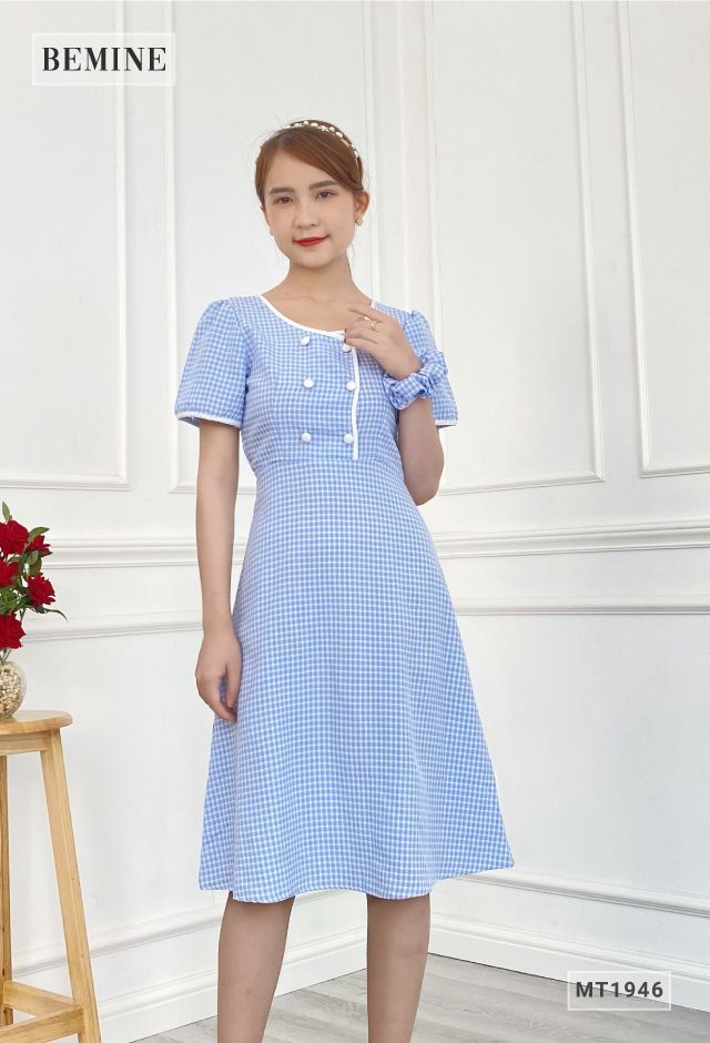 MT1946XANH - Đầm caro viên trắng 6 nút